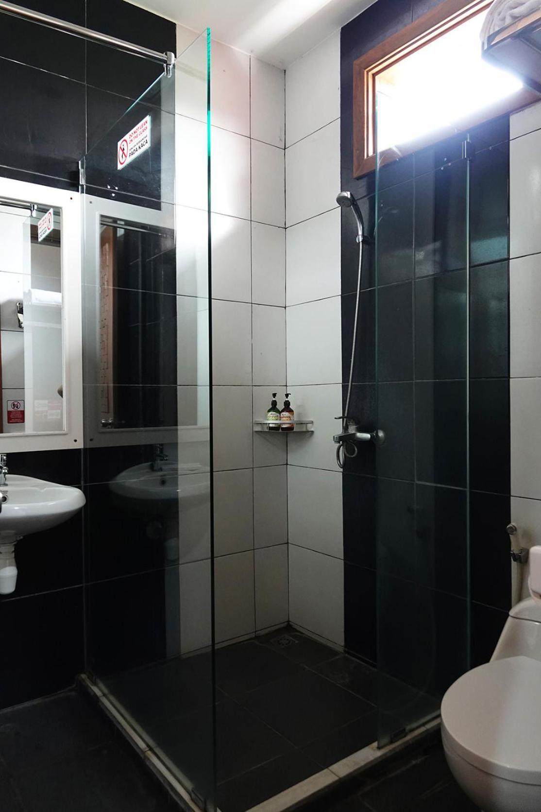 Baratha Hotel & Resto Bondowoso エクステリア 写真