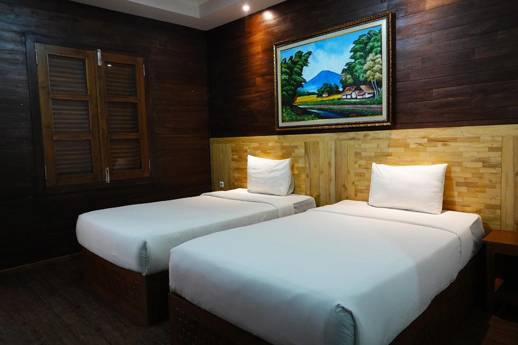 Baratha Hotel & Resto Bondowoso エクステリア 写真