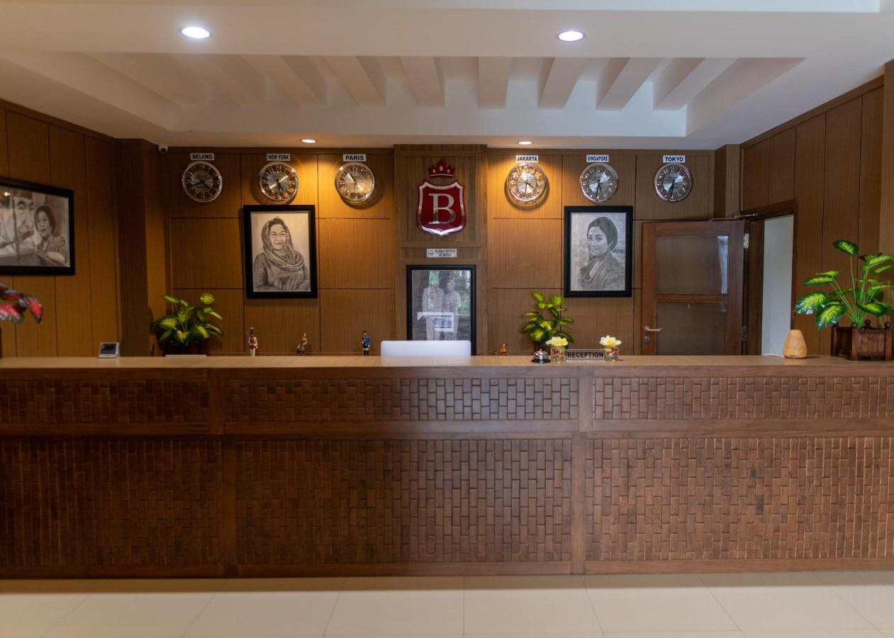 Baratha Hotel & Resto Bondowoso エクステリア 写真