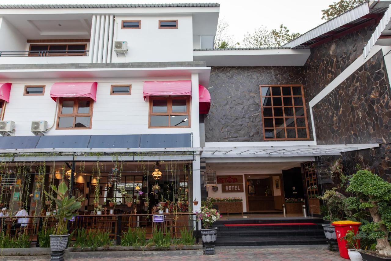 Baratha Hotel & Resto Bondowoso エクステリア 写真