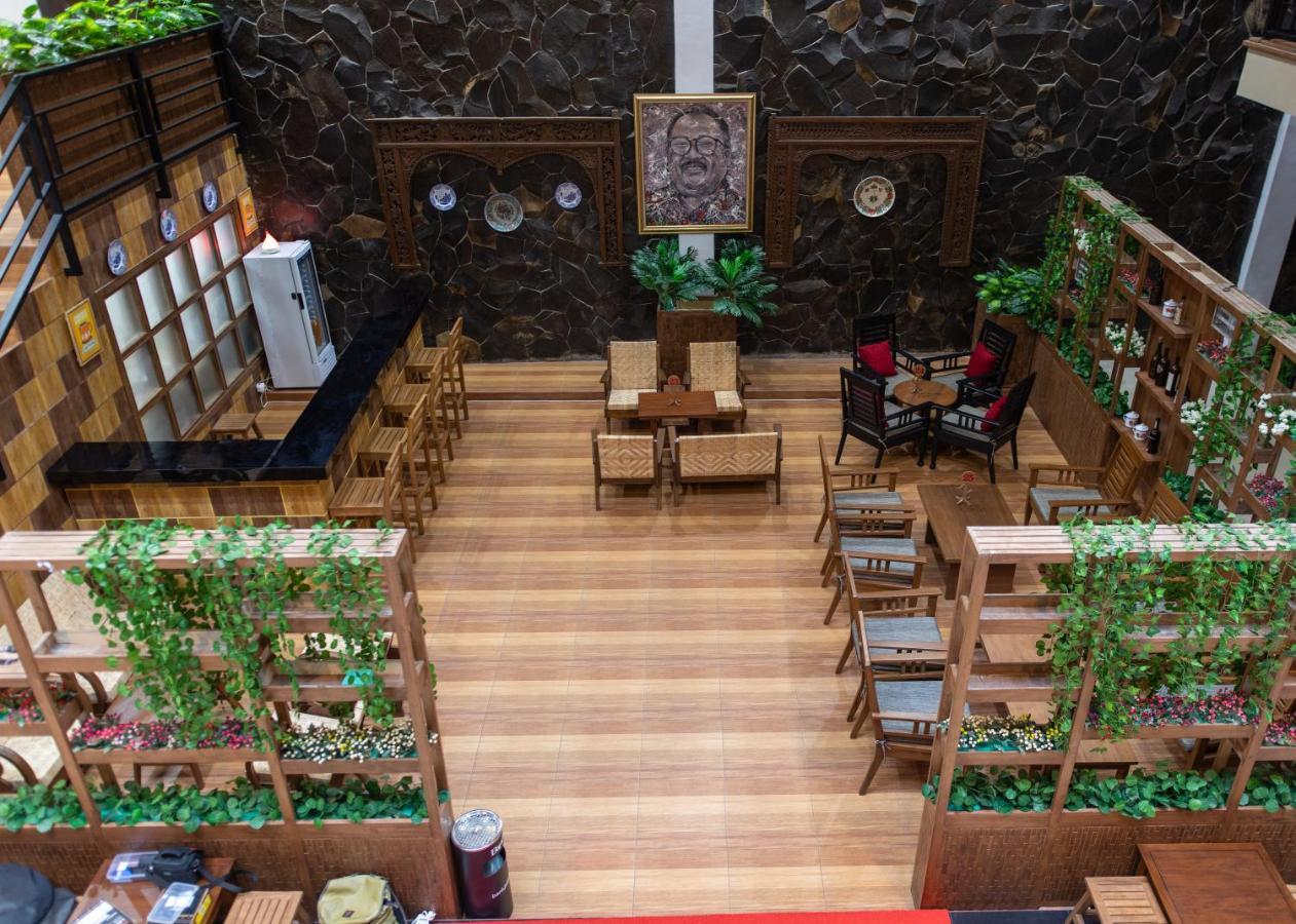 Baratha Hotel & Resto Bondowoso エクステリア 写真