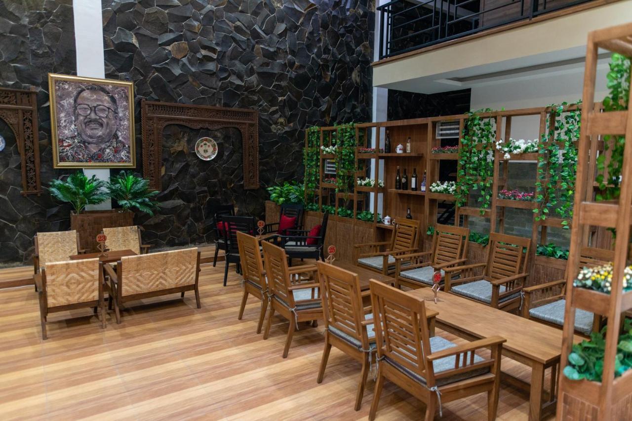 Baratha Hotel & Resto Bondowoso エクステリア 写真