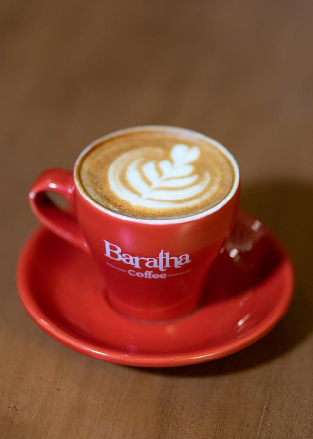 Baratha Hotel & Resto Bondowoso エクステリア 写真