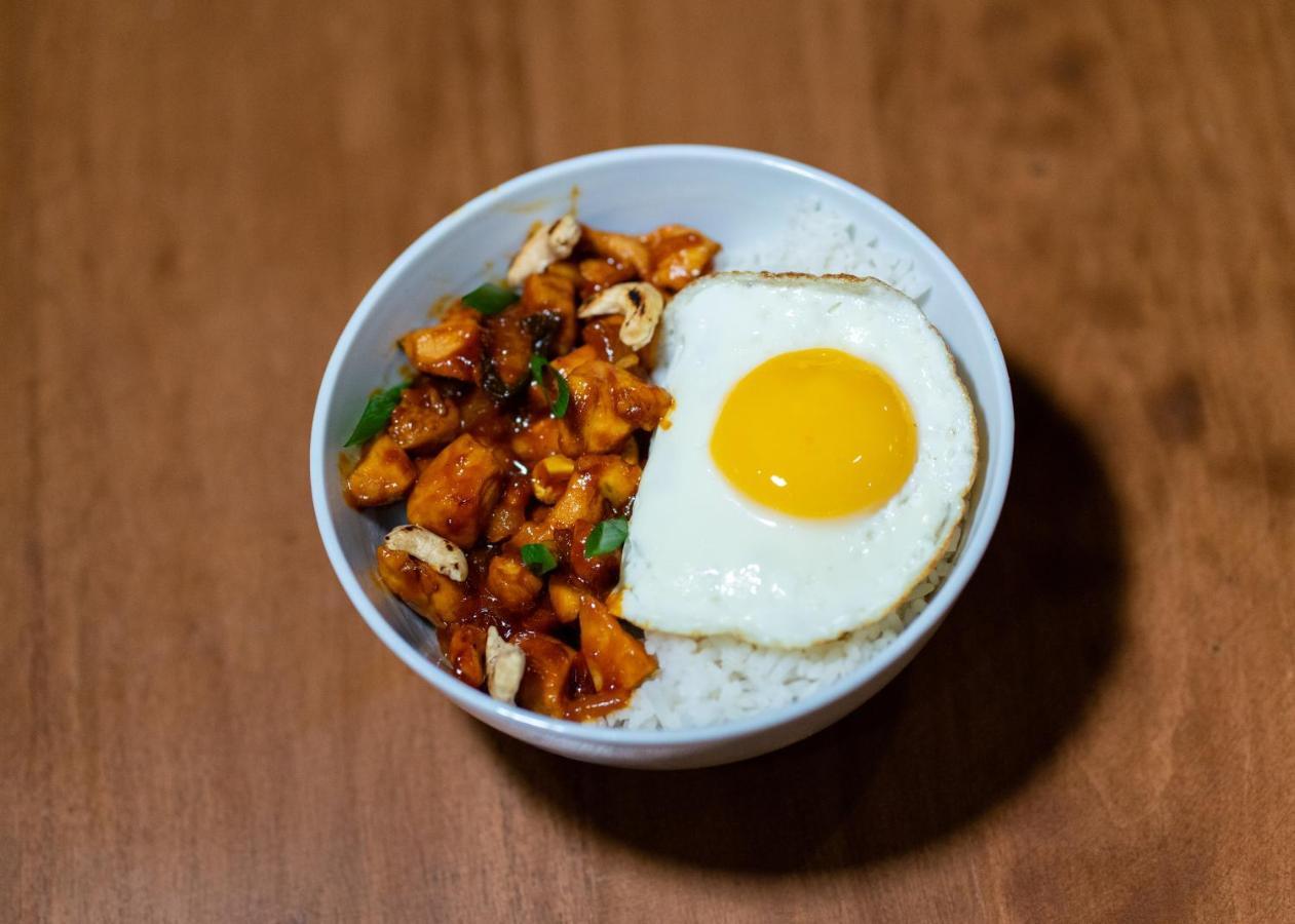 Baratha Hotel & Resto Bondowoso エクステリア 写真