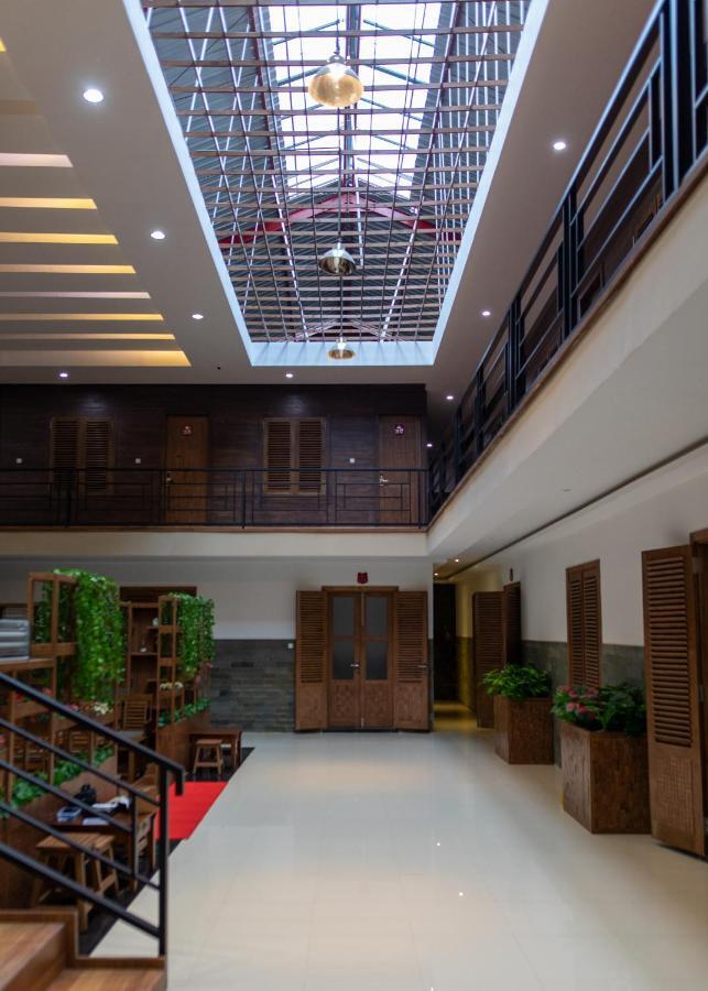 Baratha Hotel & Resto Bondowoso エクステリア 写真