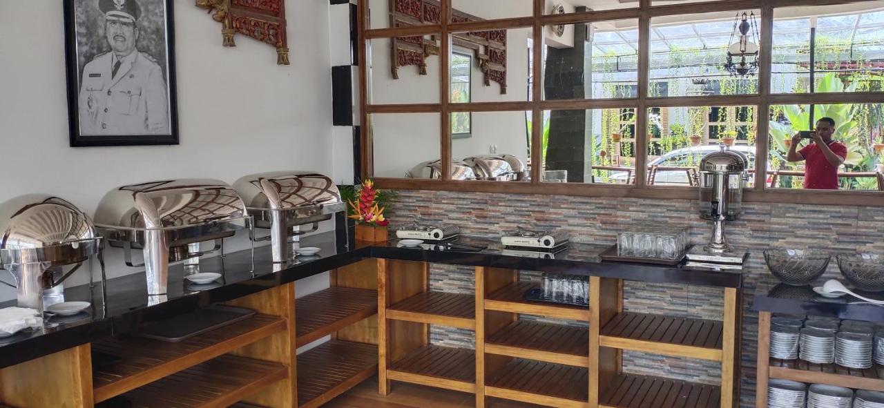 Baratha Hotel & Resto Bondowoso エクステリア 写真